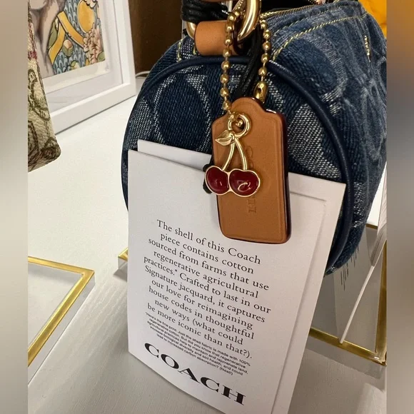 ✨SOLD✨COACH 🍒 💙 Nolita Barrel Bag In Signature Denim - Picture 4 of 15